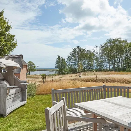 Reetdorf Geltinger Birk Atelierhaus Schilfinsel Holiday home